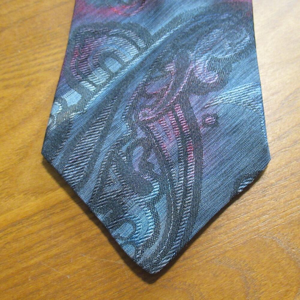 Vtg Windmere Neck Tie Mens 55 in Blue Red Floral Wide USA
